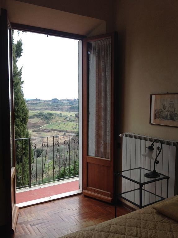 La Romita Ospitalita Rurale Familiare Villa Montisi Ruang foto
