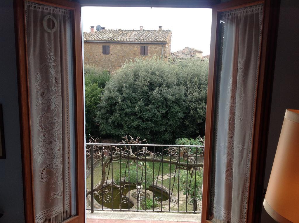 La Romita Ospitalita Rurale Familiare Villa Montisi Ruang foto
