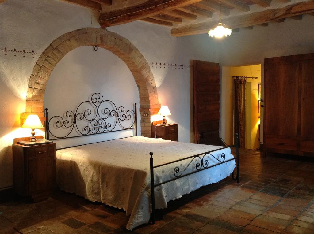 La Romita Ospitalita Rurale Familiare Villa Montisi Ruang foto