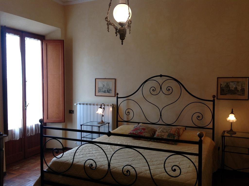 La Romita Ospitalita Rurale Familiare Villa Montisi Ruang foto