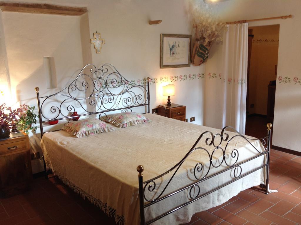 La Romita Ospitalita Rurale Familiare Villa Montisi Ruang foto